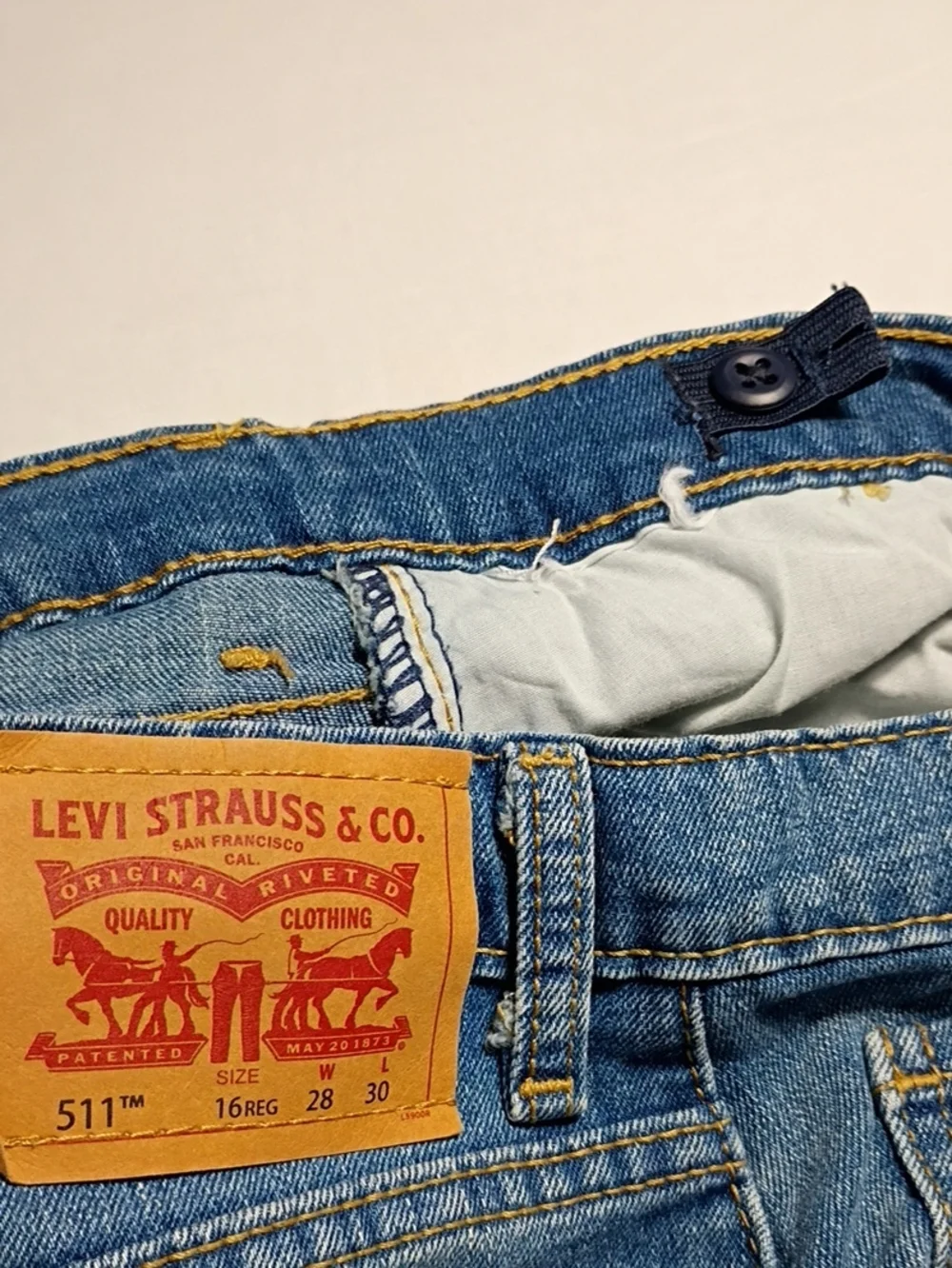 EUC Levi's Performance 511 Slim Light Wash Jeans Girls Size 16 Reg W28 L30